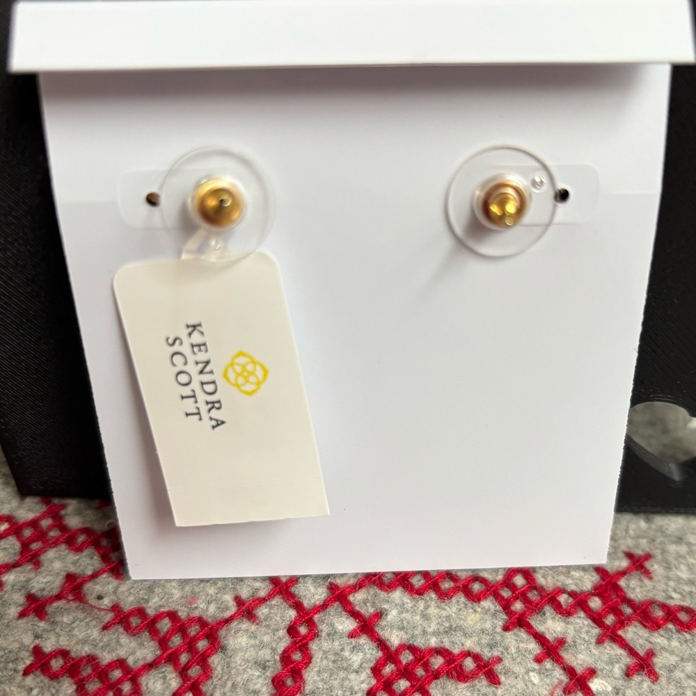 Kendra Scott Brielle Floral Stud Earrings - Picture 6 of 6